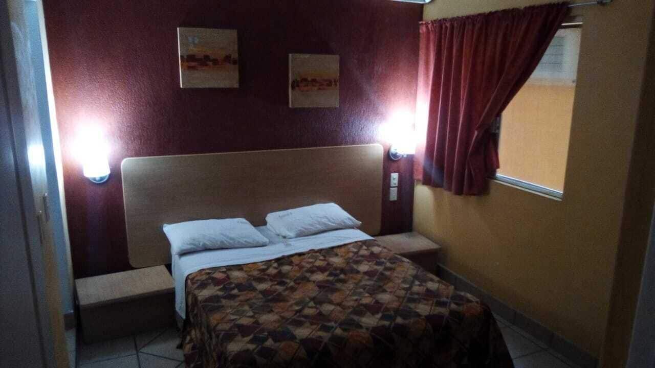 Hotel Castilla Y Leon Гвадалахара Екстер'єр фото