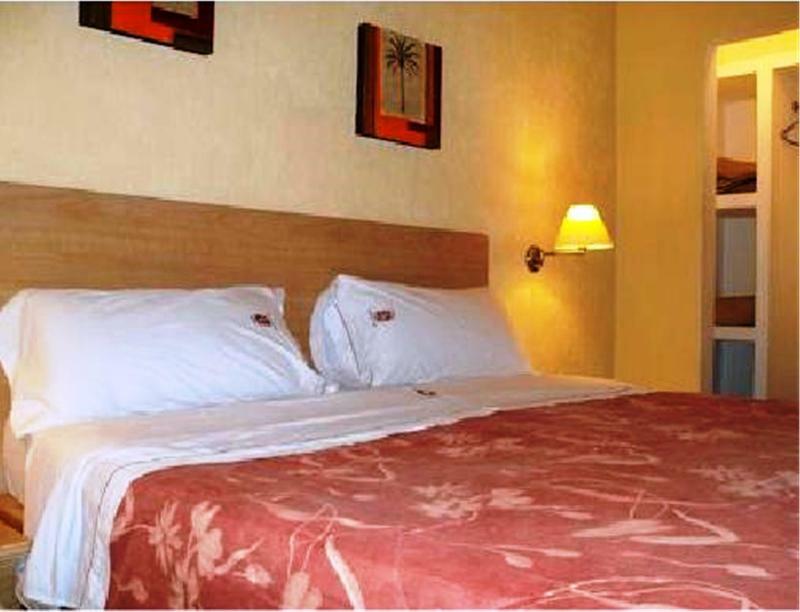 Hotel Castilla Y Leon Гвадалахара Екстер'єр фото